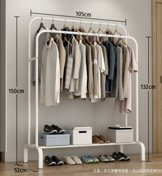 Suport de haine suspendat din metal cu polita de depozitare si carlige laterale culoare ALBA